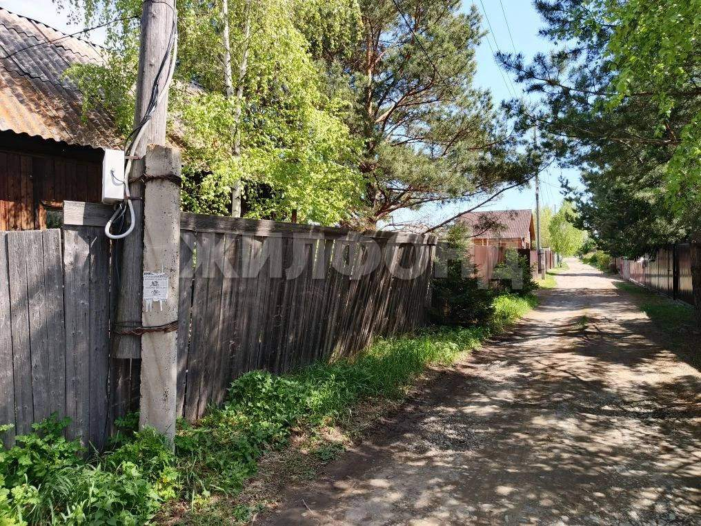 Продам земельный участок 995 м.кв.