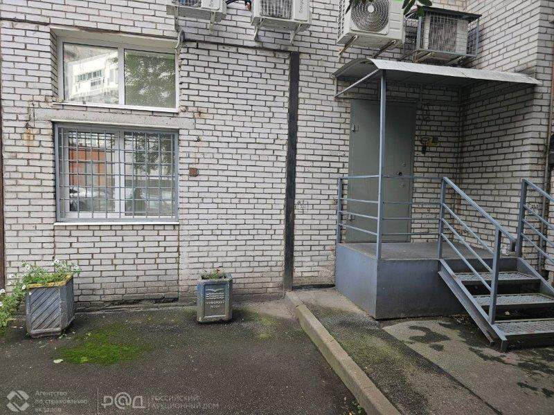 Продам офис 302.8 м.кв.