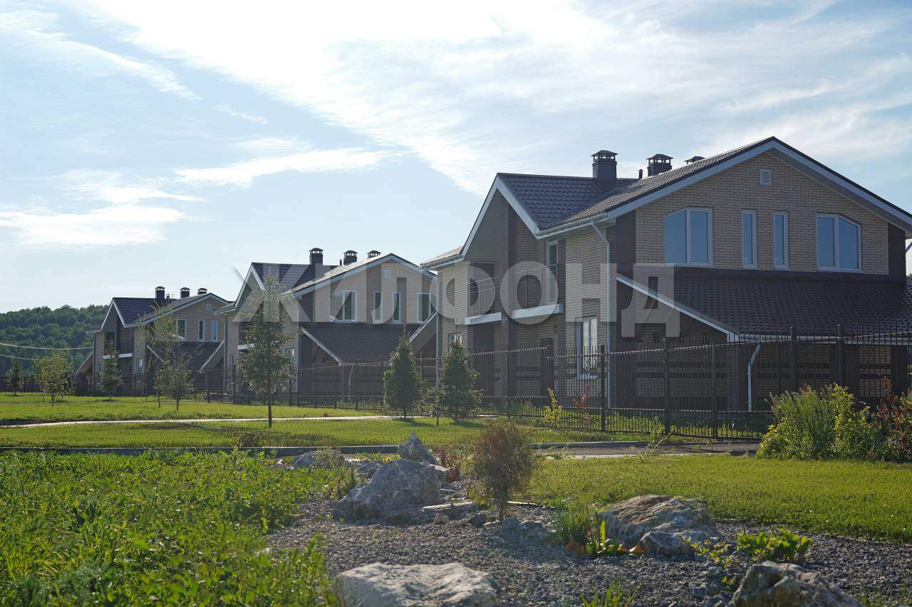 Дом на продажу в Коларово, Казачья улица фото №1