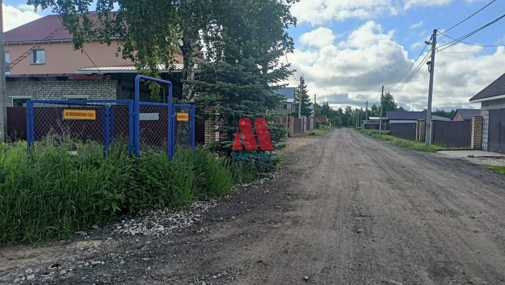 Продам земельный участок 1100 м.кв.