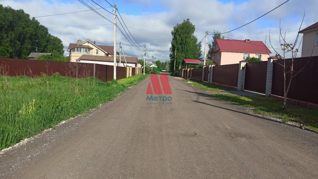 Продам земельный участок 1100 м.кв.