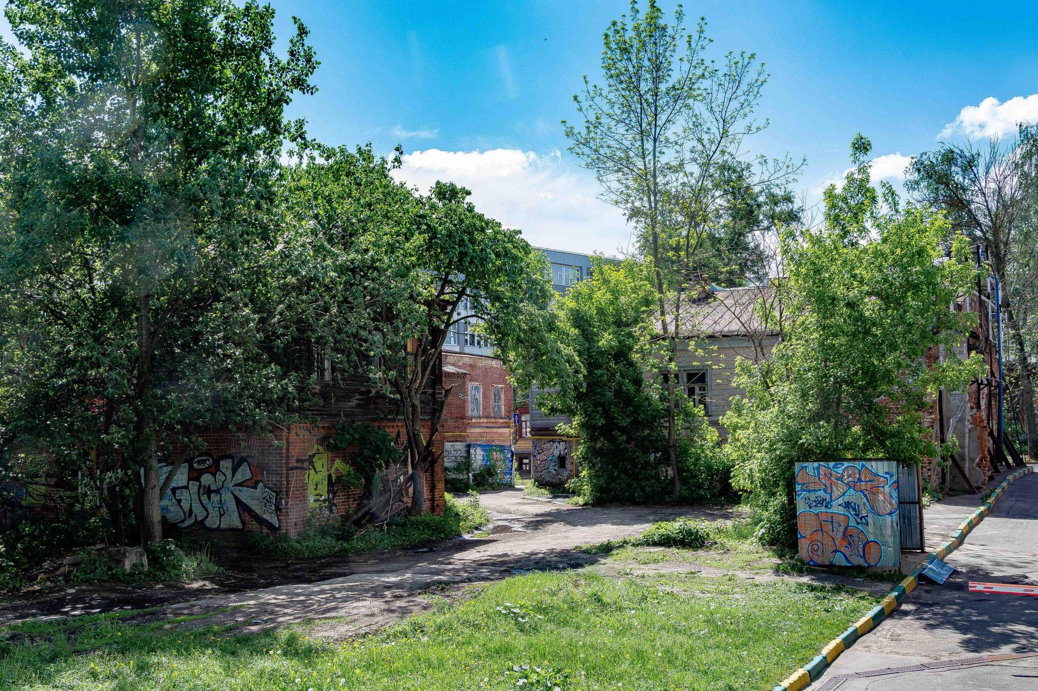 Продам торговое помещение 755.6 м.кв.