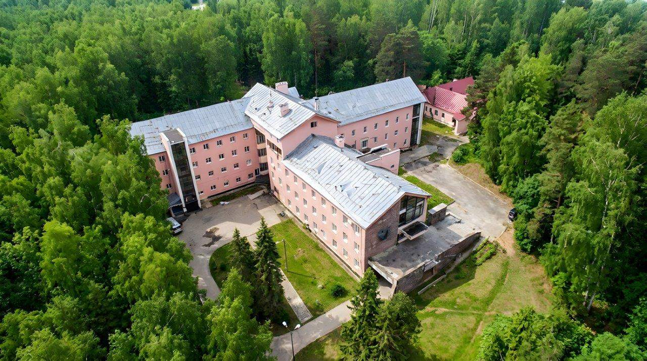 Продам торговое помещение 2260.6 м.кв.