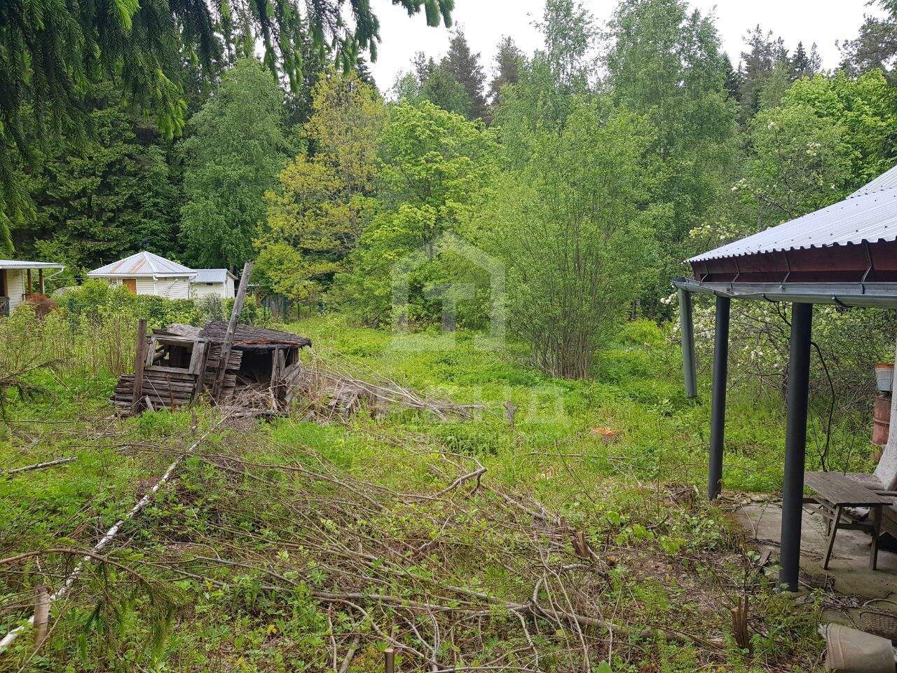 Продам земельный участок 683 м.кв.