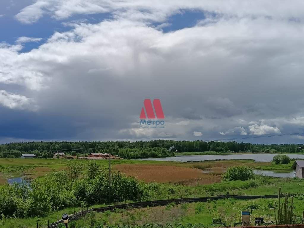 Продам земельный участок 1000 м.кв.