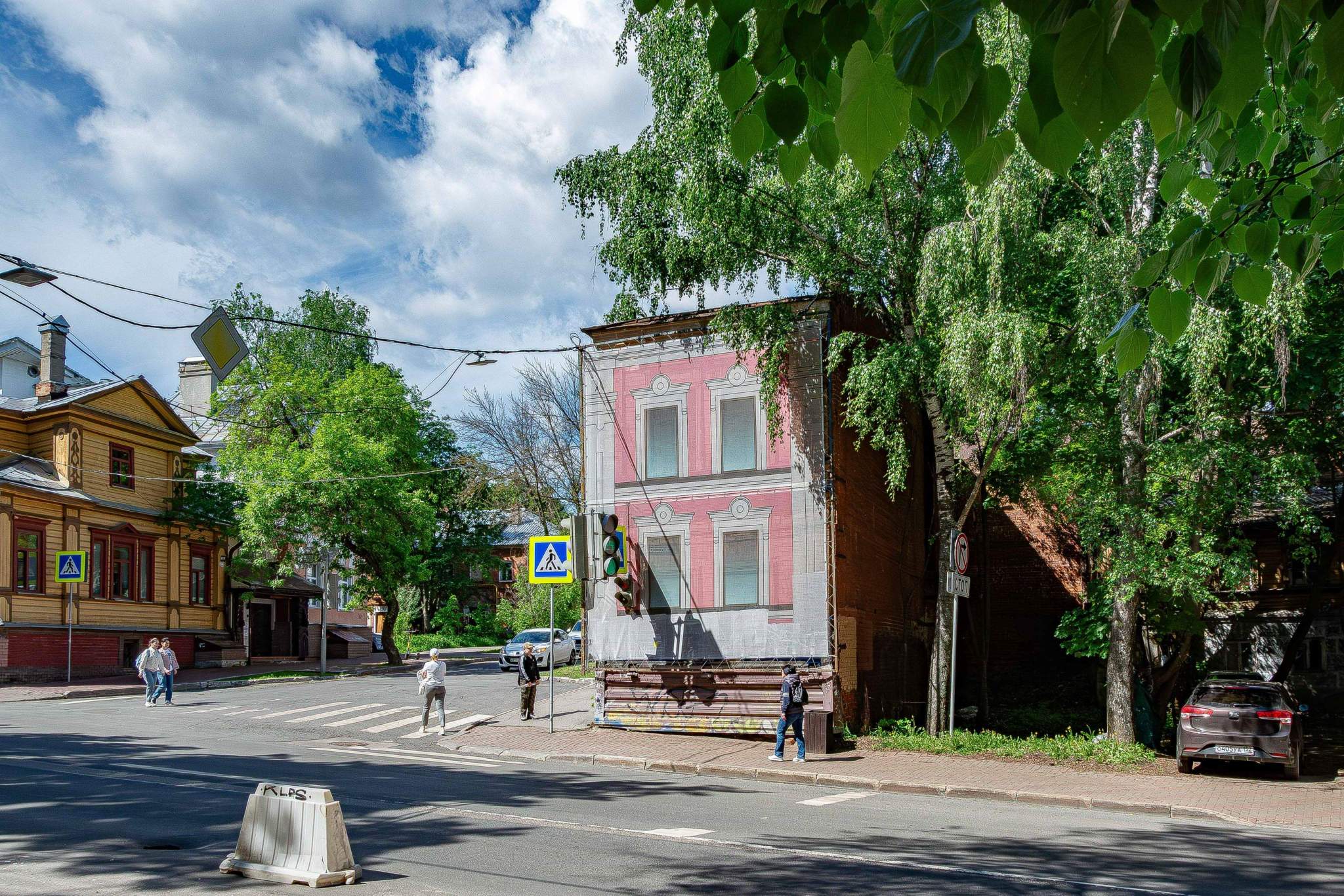 Продам торговое помещение 755.6 м.кв.