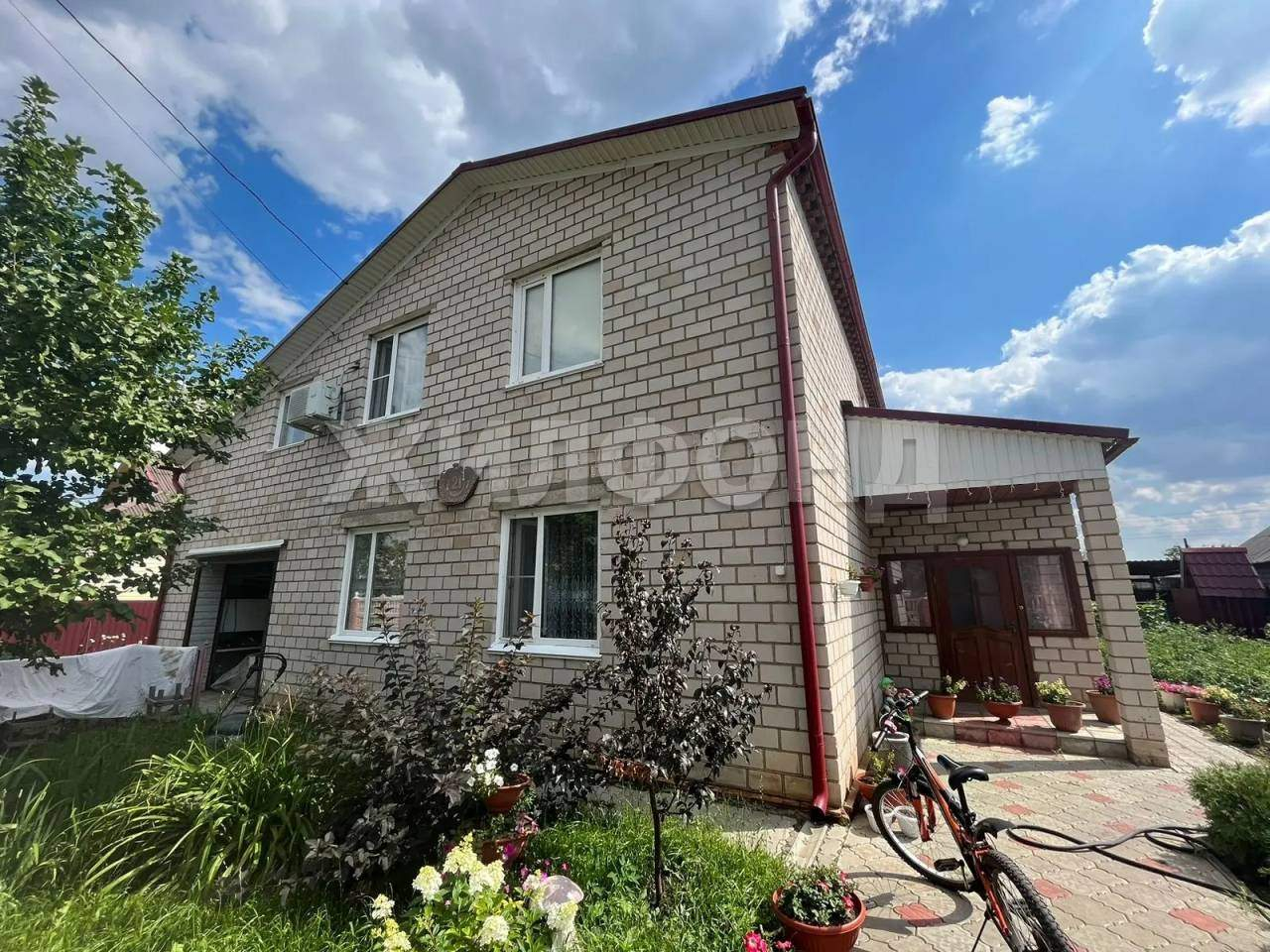 Дом на продажу в Яровом, Комсомольская улица фото №0