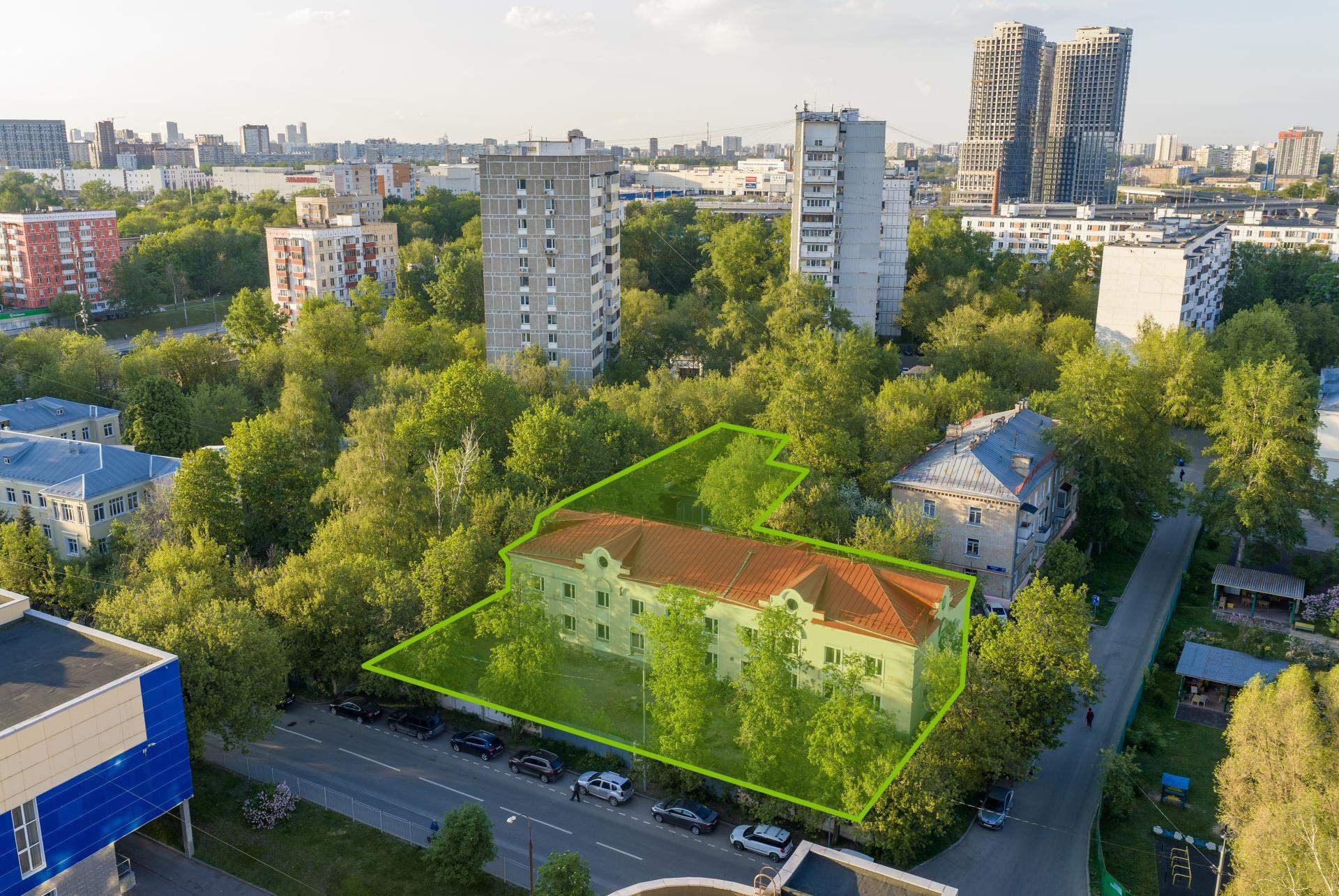 Продам торговое помещение 1284.4 м.кв.