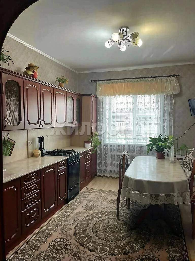 Дом на продажу в Яровом, Комсомольская улица фото №1