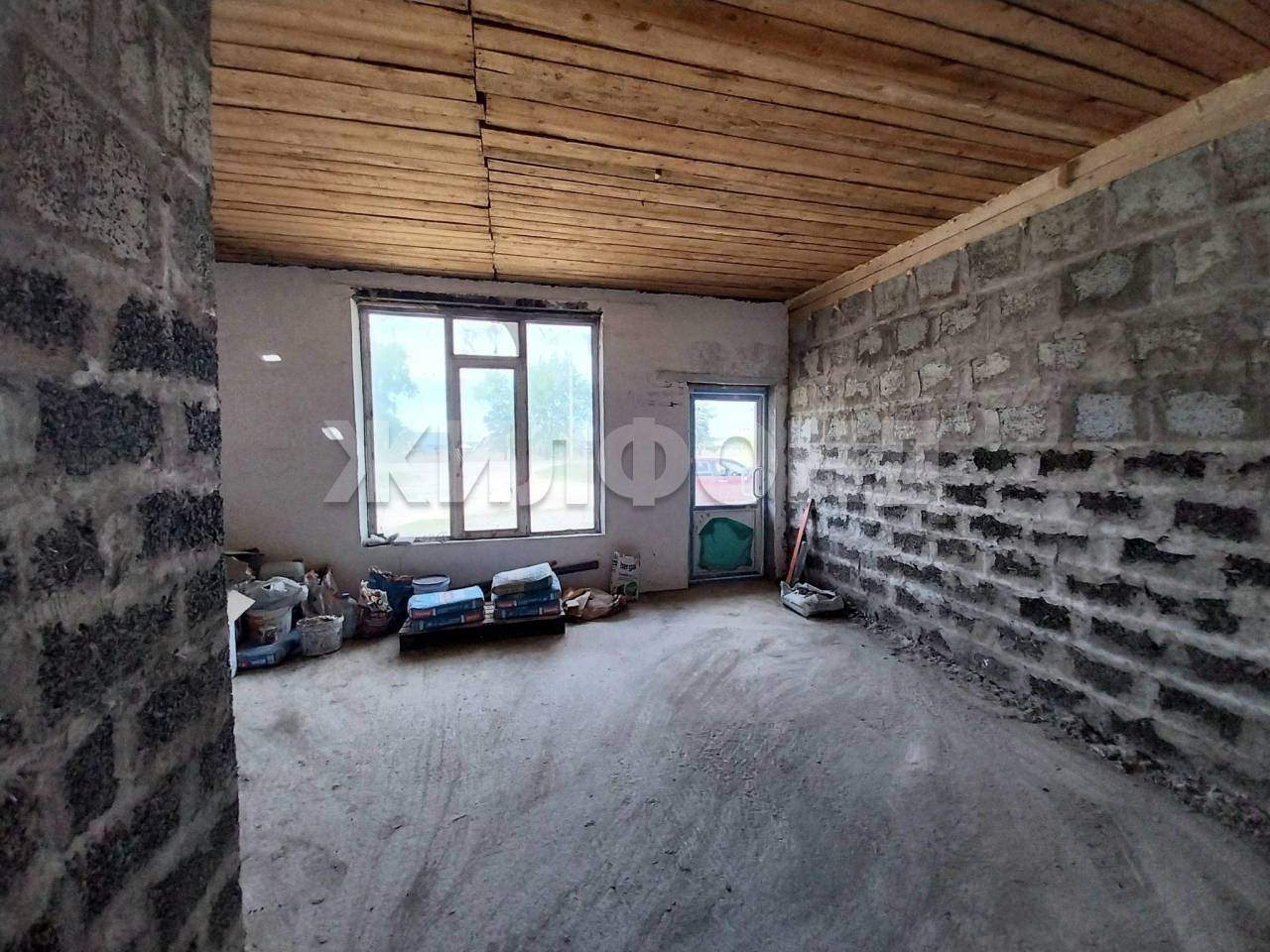 Продам земельный участок 658 м.кв.