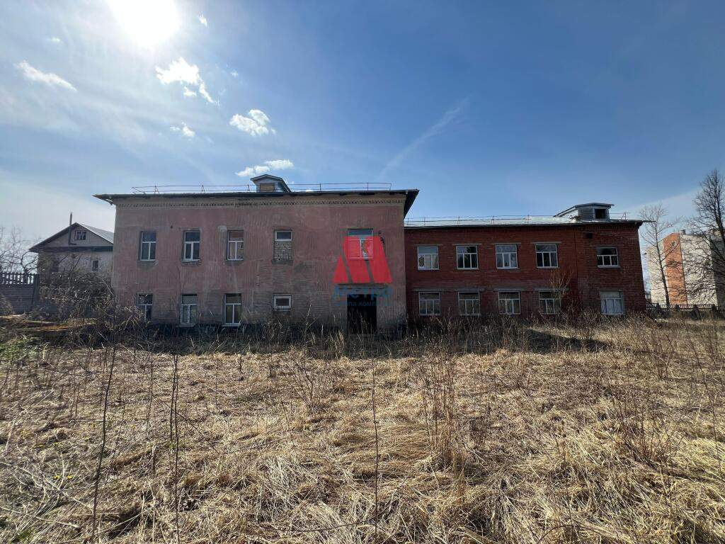 Продам торговое помещение 844 м.кв.