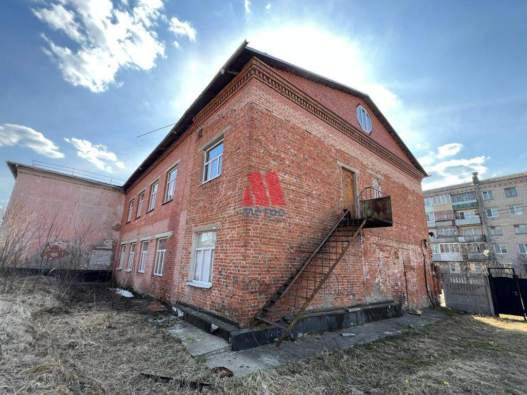 Продам торговое помещение 844 м.кв.