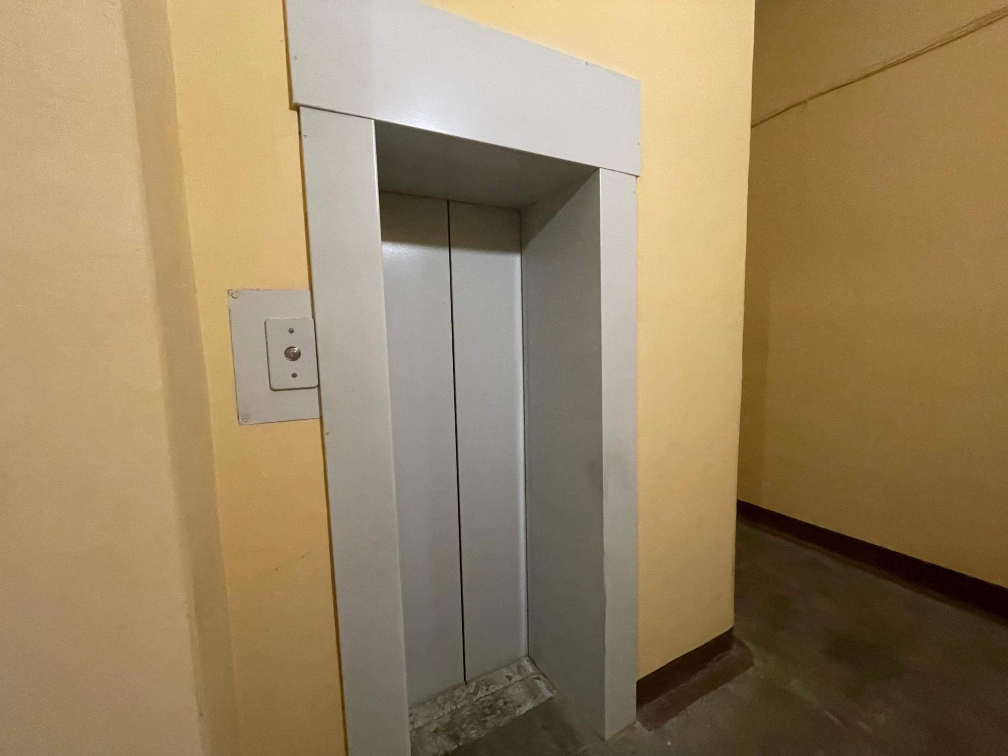 Продам офис 8.9 м.кв.