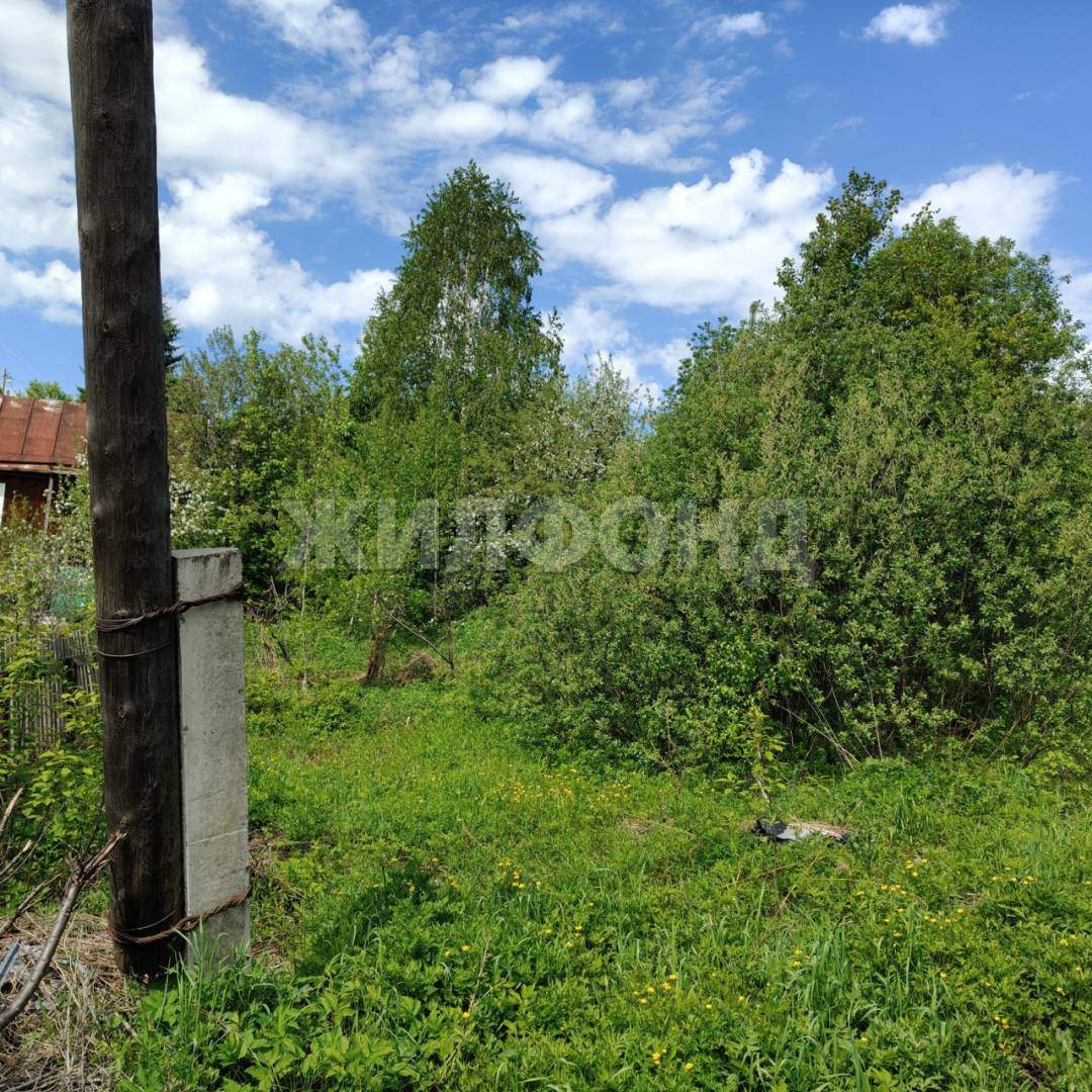 Продам земельный участок 690 м.кв.