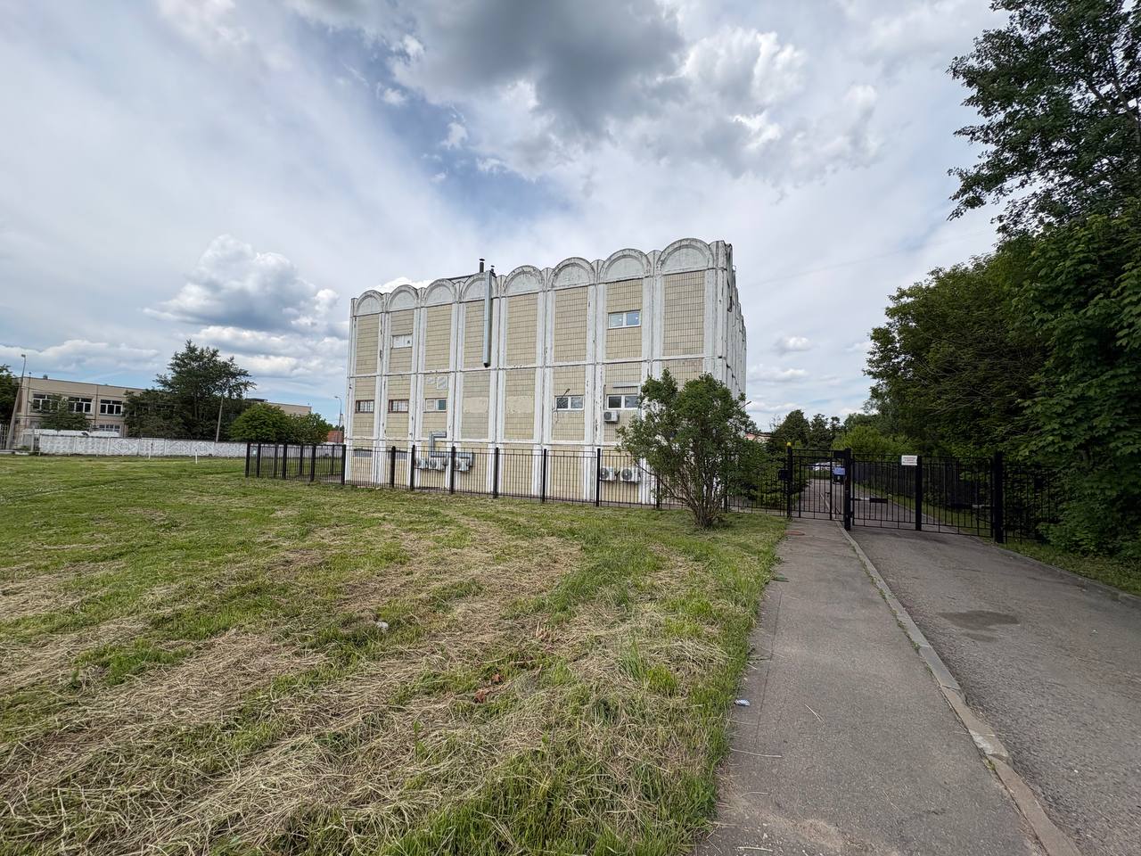Сдам в аренду склад 128.5 м.кв.