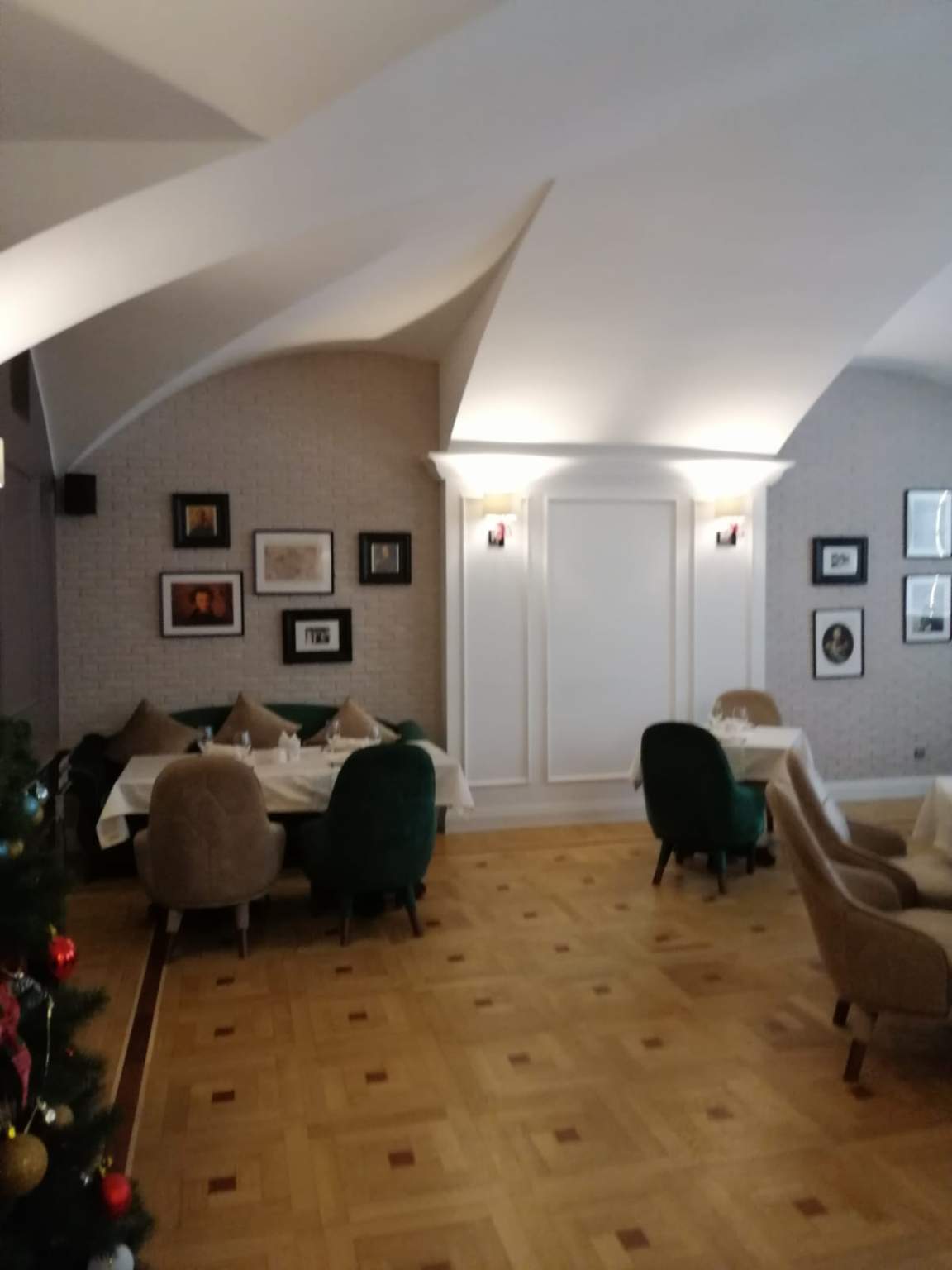 Продам торговое помещение 4012.7 м.кв.