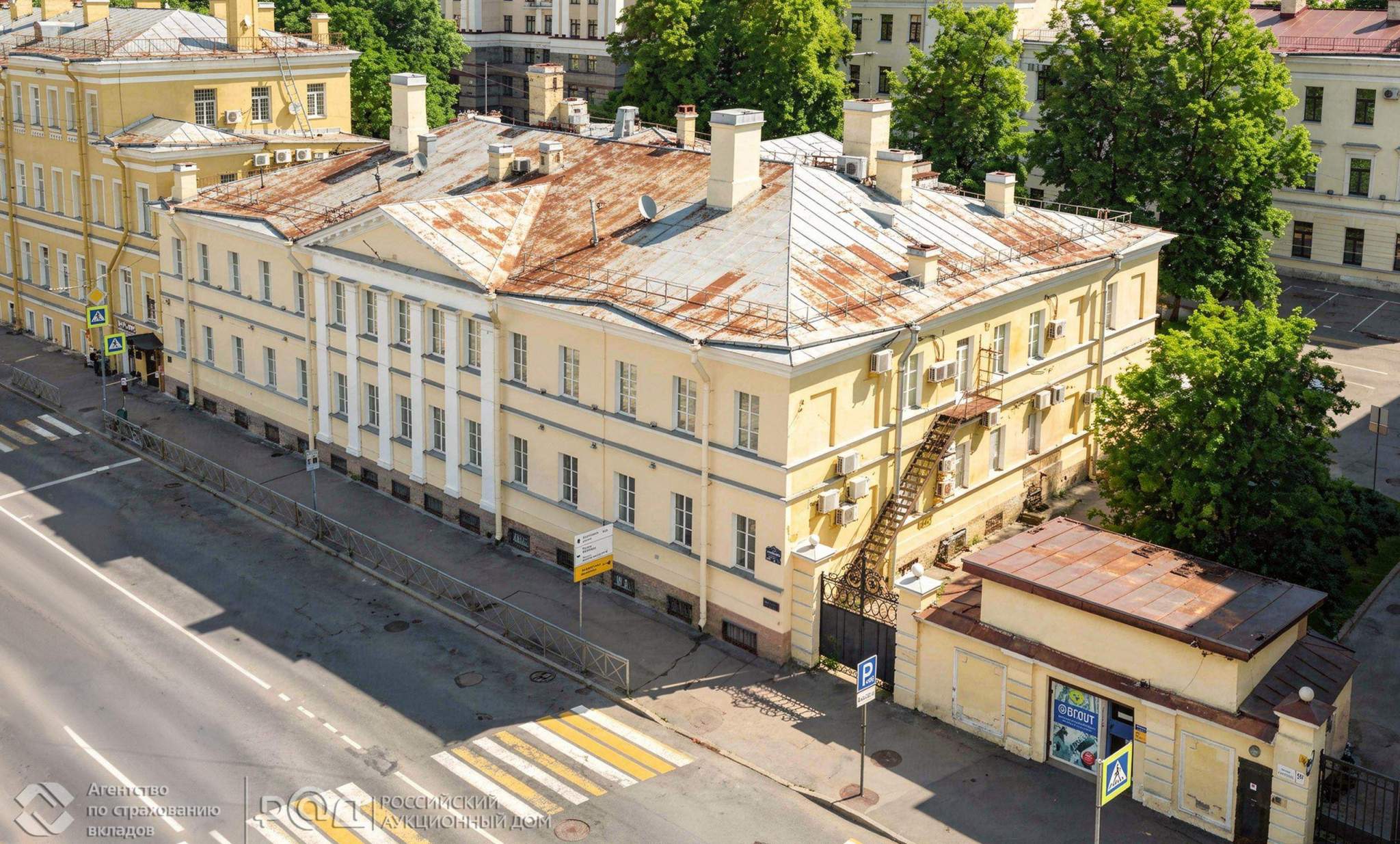 Продам офис 2410.8 м.кв.