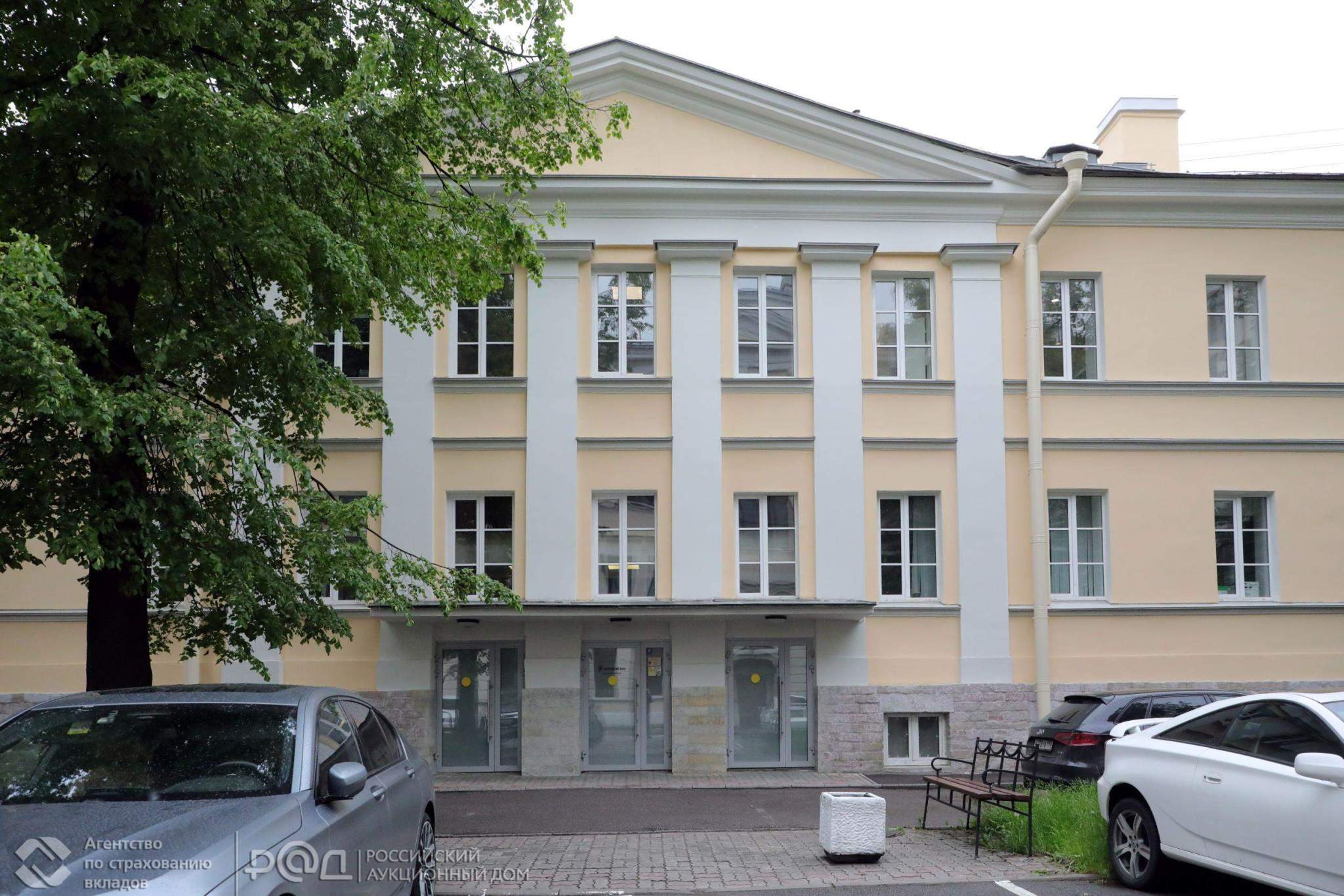 Продам офис 2410.8 м.кв.