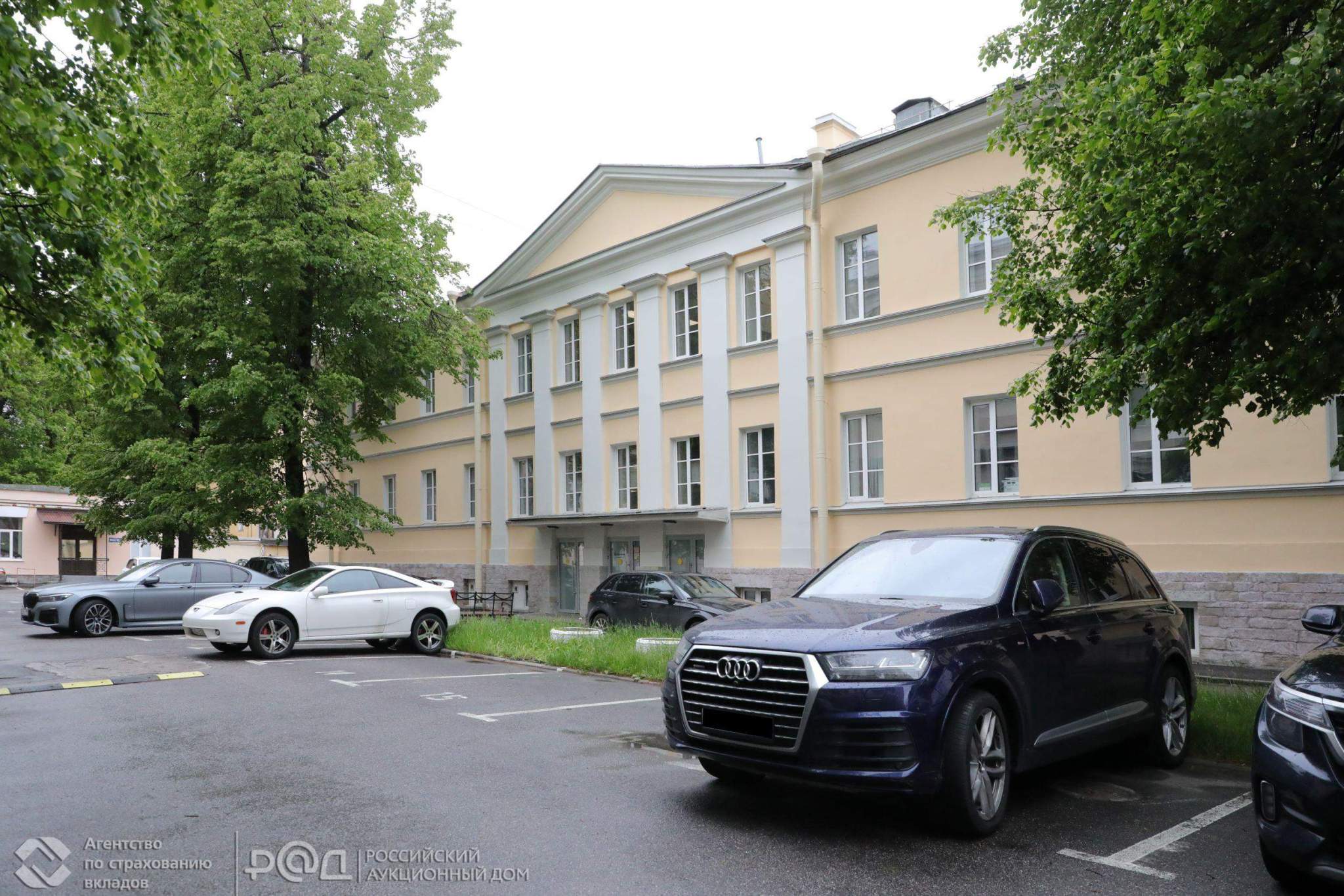 Продам офис 2410.8 м.кв.