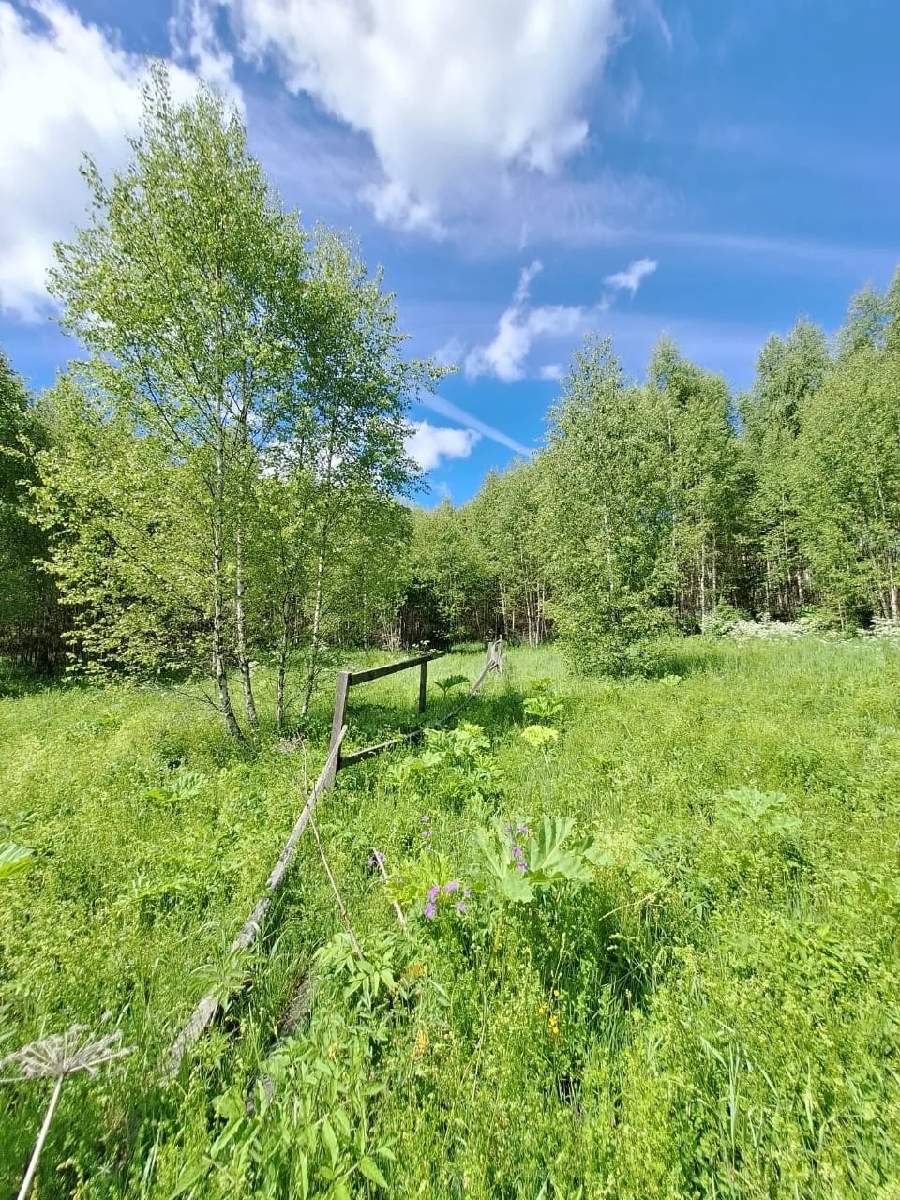Продам земельный участок 660 м.кв.