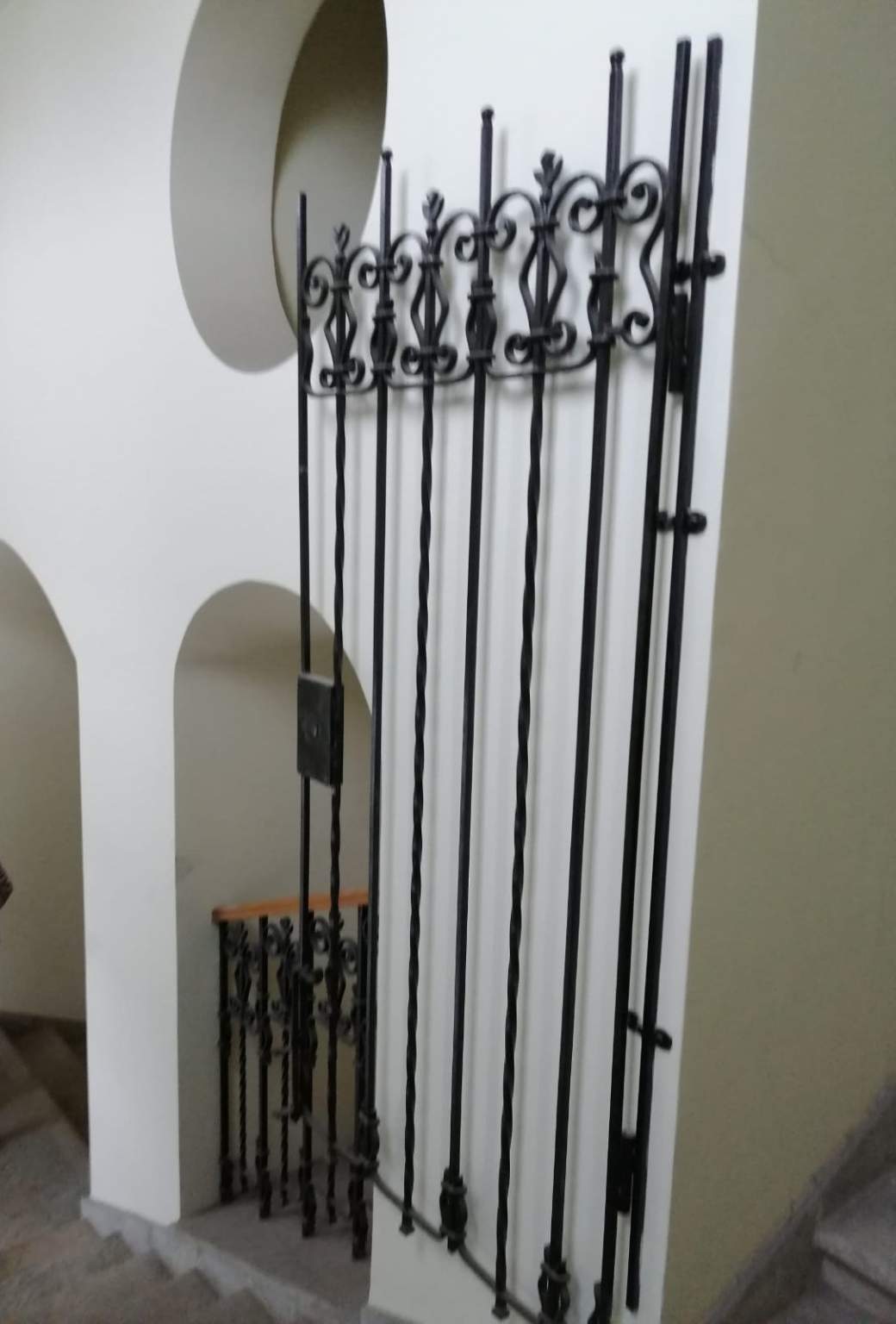 Продам торговое помещение 4012.7 м.кв.