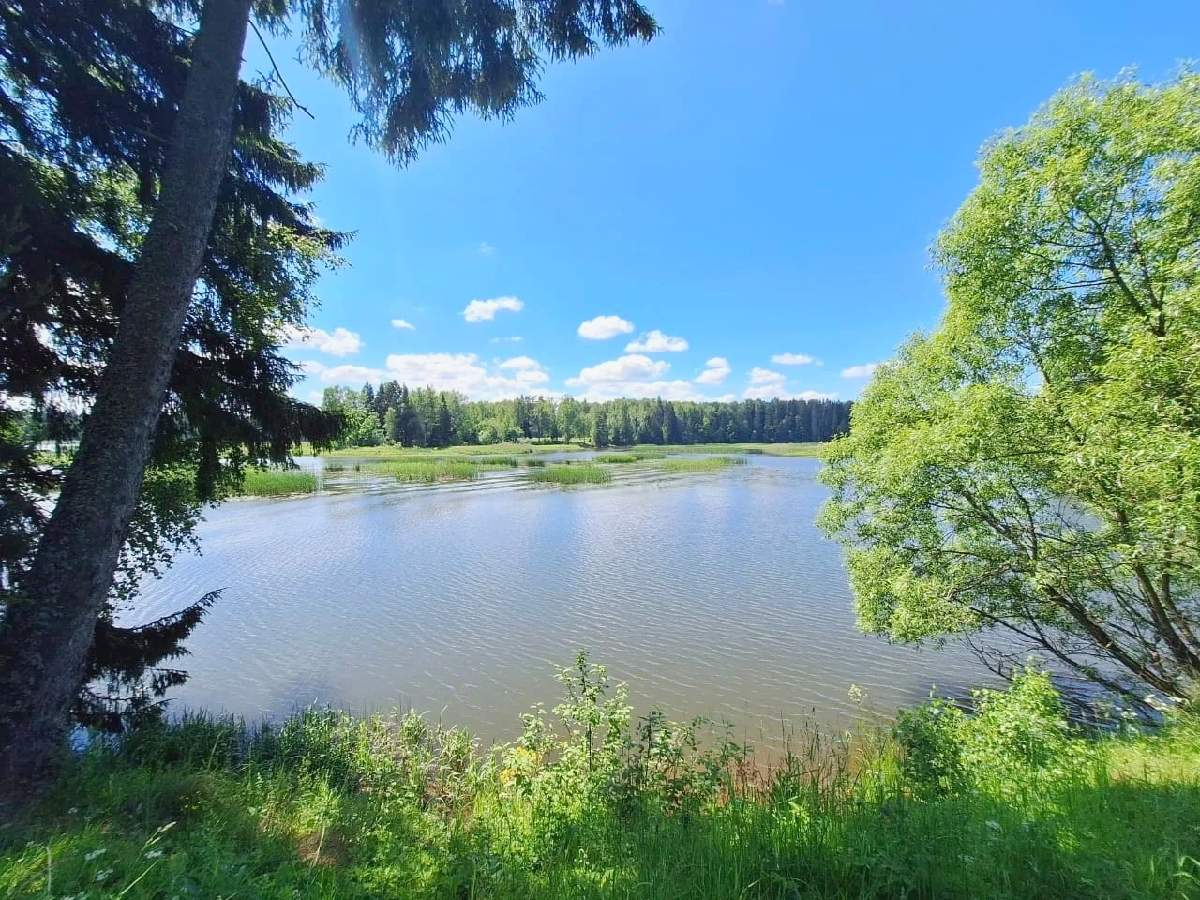 Продам земельный участок 660 м.кв.