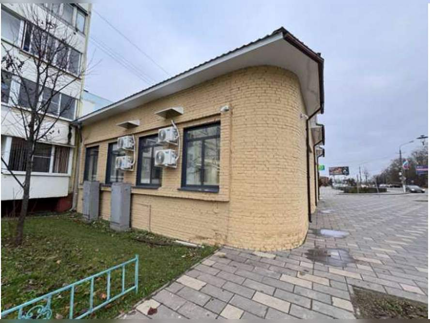 Сдам в аренду магазин 109.8 м.кв.