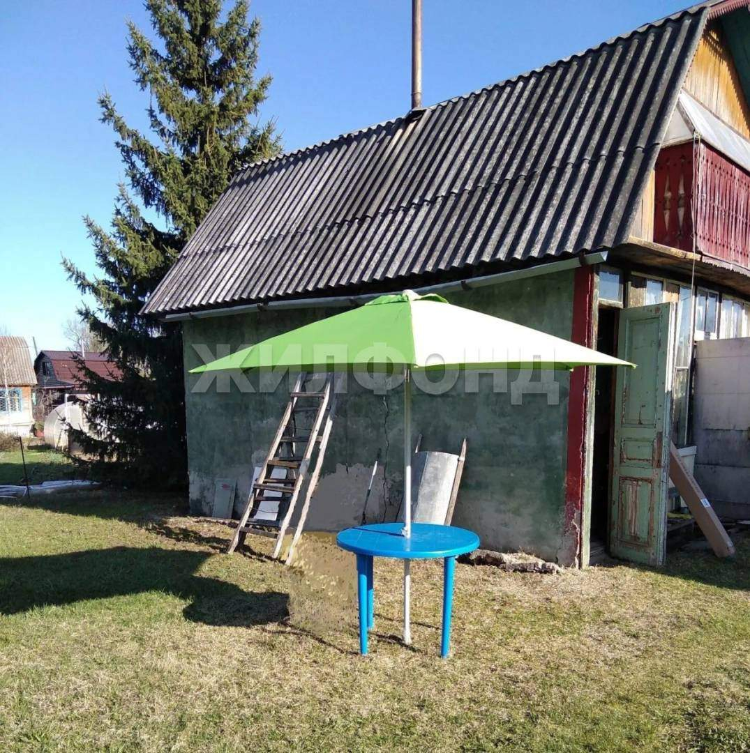 Продам земельный участок 1000 м.кв.