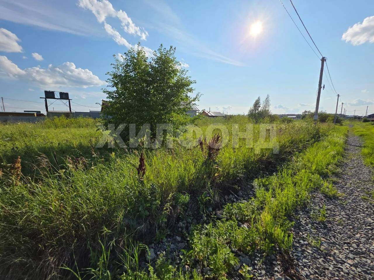 Продам земельный участок 1200 м.кв.