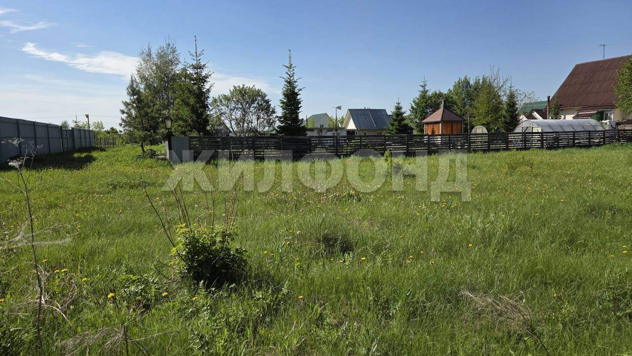 Продам земельный участок 900 м.кв.