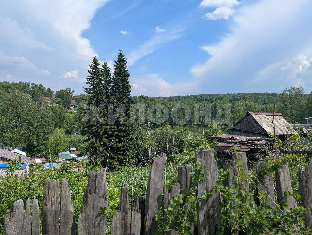 Продам земельный участок 600 м.кв.