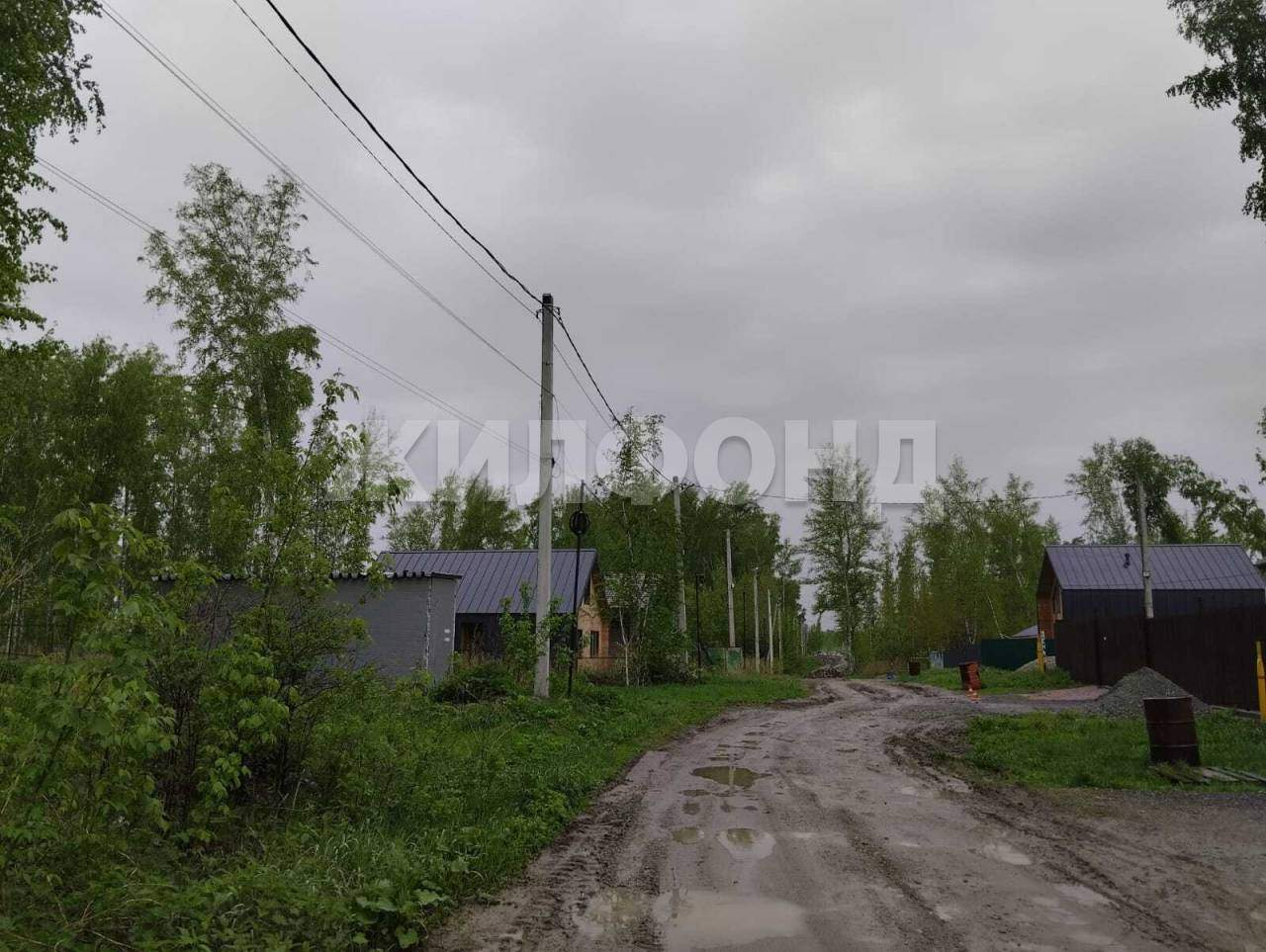 Продам земельный участок 800 м.кв.