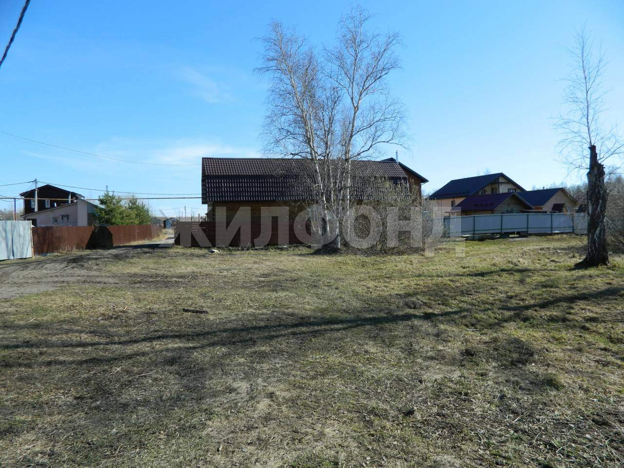 Продам земельный участок 600 м.кв.