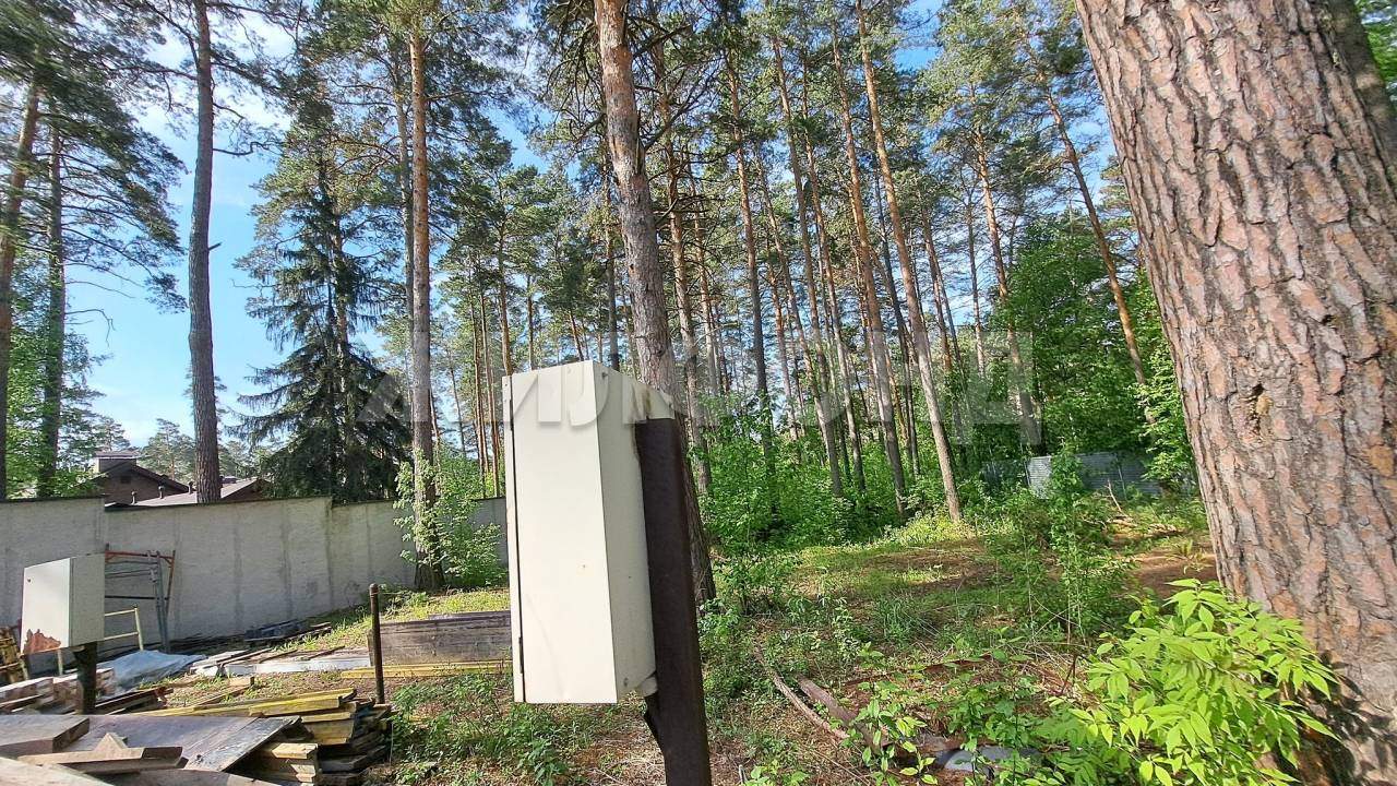 Продам земельный участок 1000 м.кв.