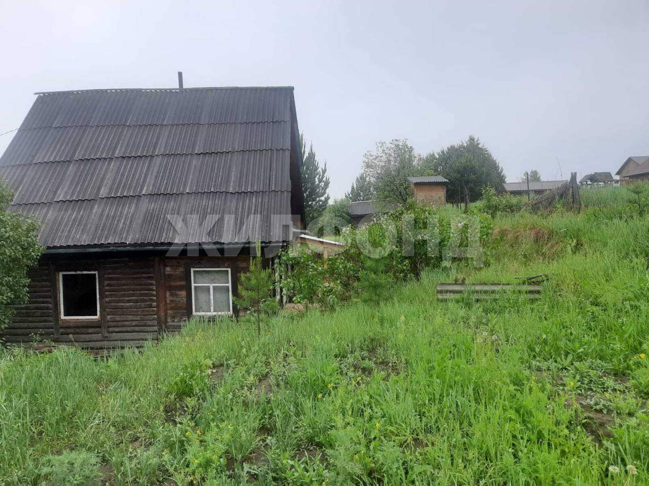 Продам земельный участок 824 м.кв.