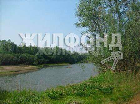 Продам земельный участок 1000 м.кв.