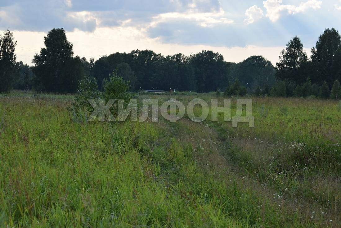 Продам земельный участок 600 м.кв.