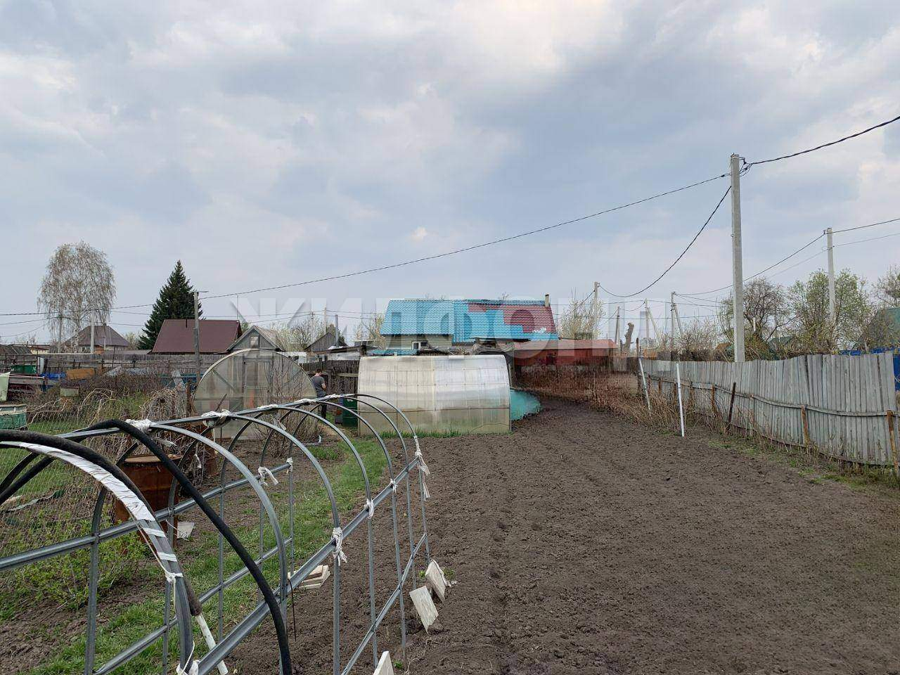 Продам земельный участок 660 м.кв.
