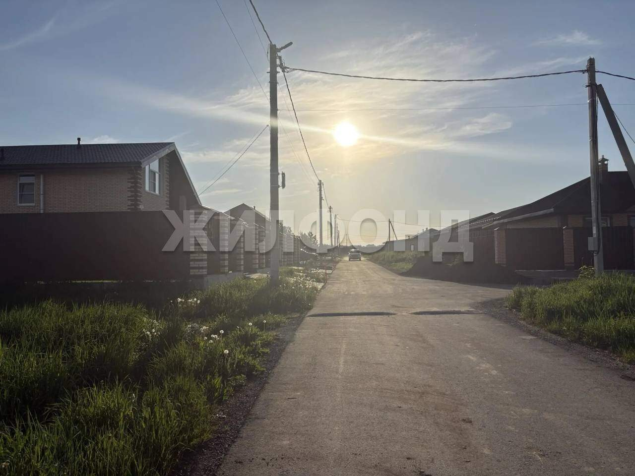 Продам земельный участок 1011 м.кв.