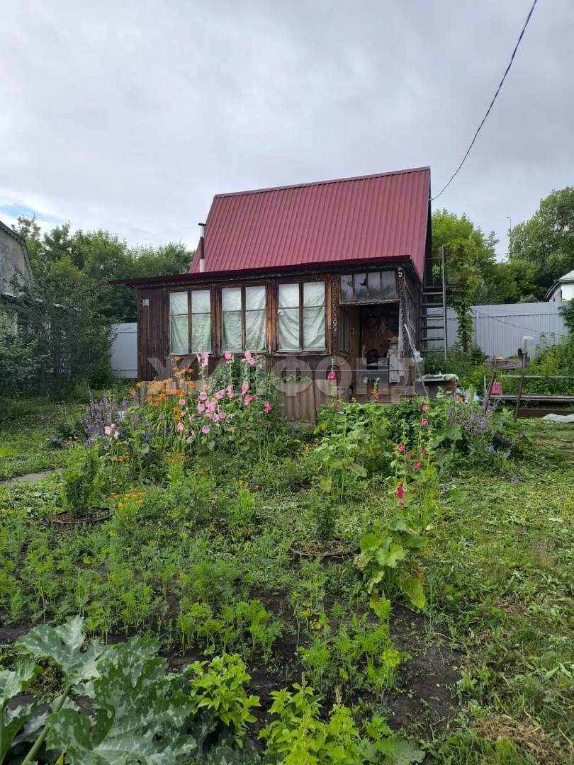 Продам земельный участок 581 м.кв.