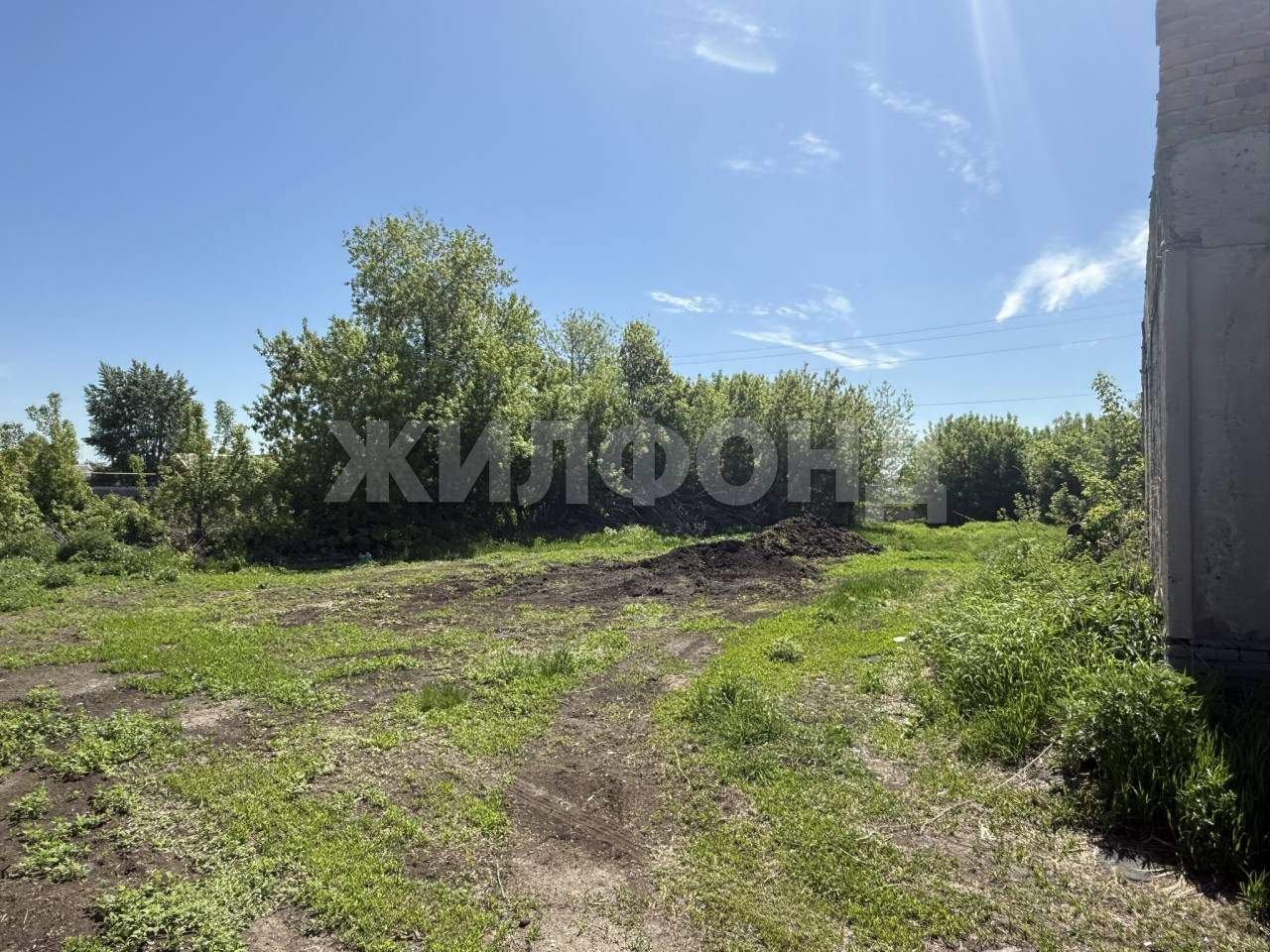 Продам земельный участок 1400 м.кв.