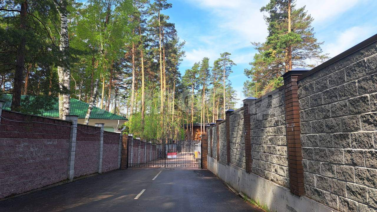 Продам земельный участок 1000 м.кв.