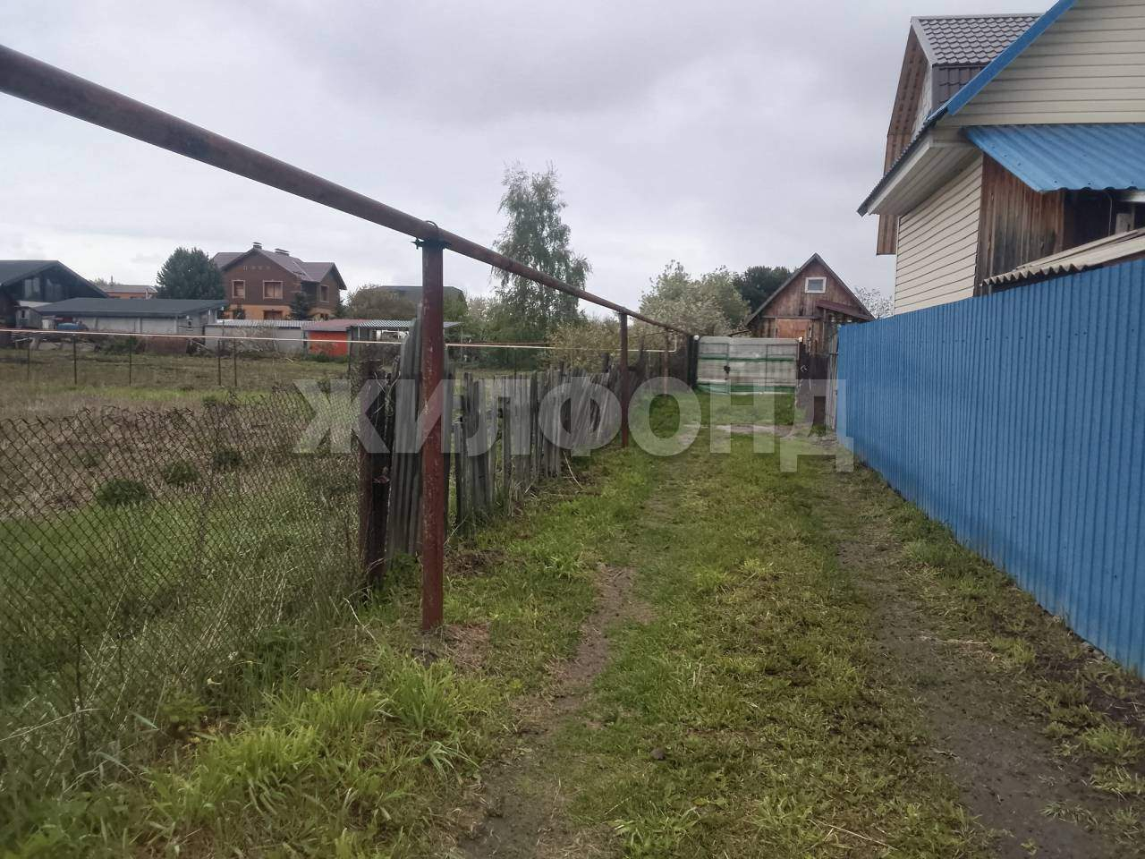 Продам земельный участок 1000 м.кв.