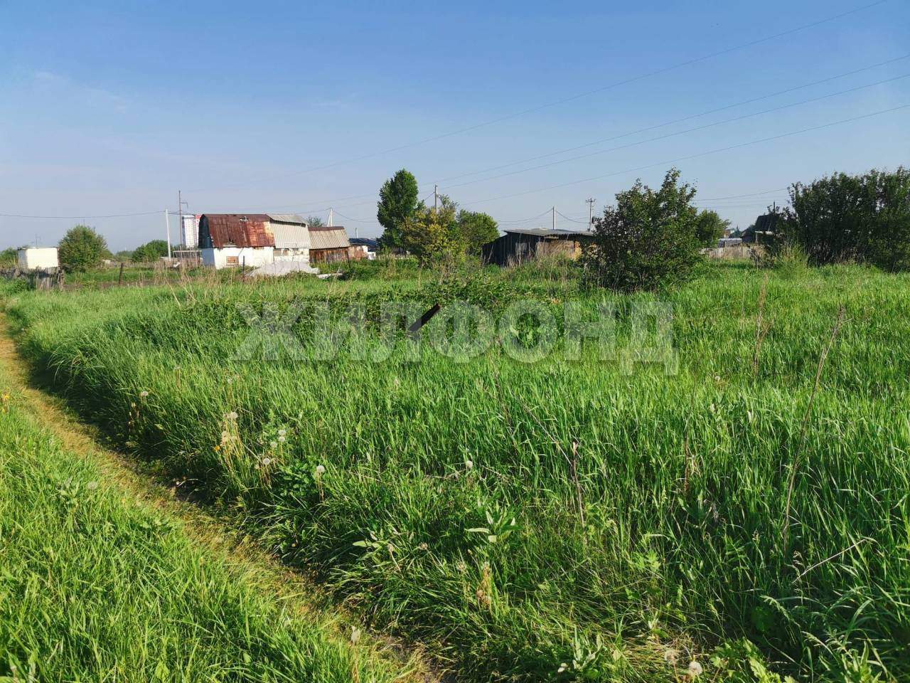 Продам земельный участок 1070 м.кв.