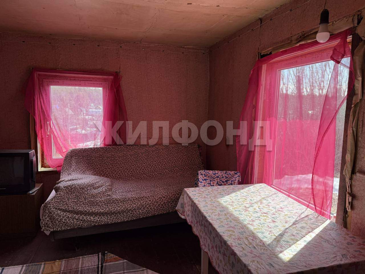 Продам земельный участок 824 м.кв.