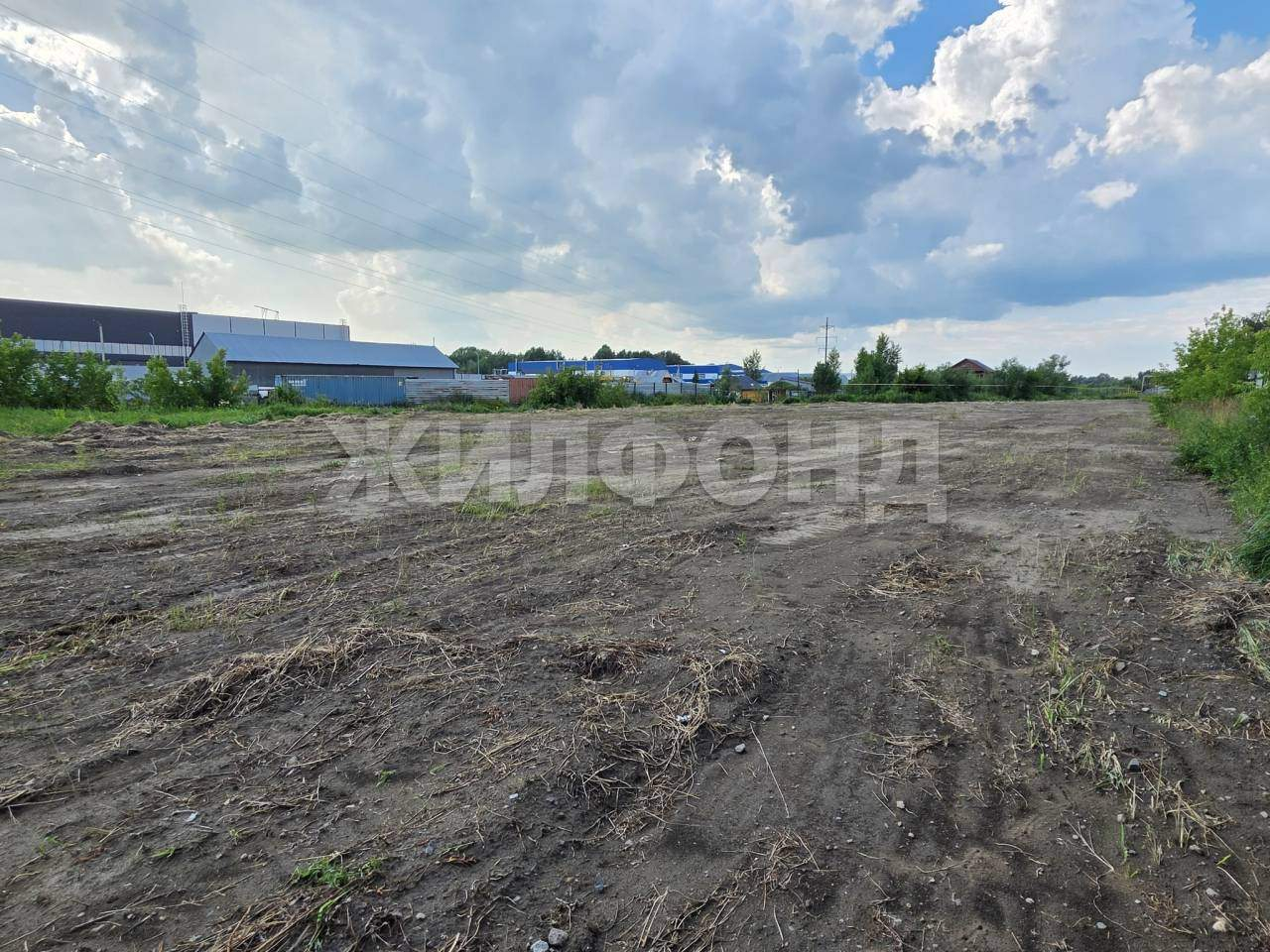 Продам земельный участок 5600 м.кв.