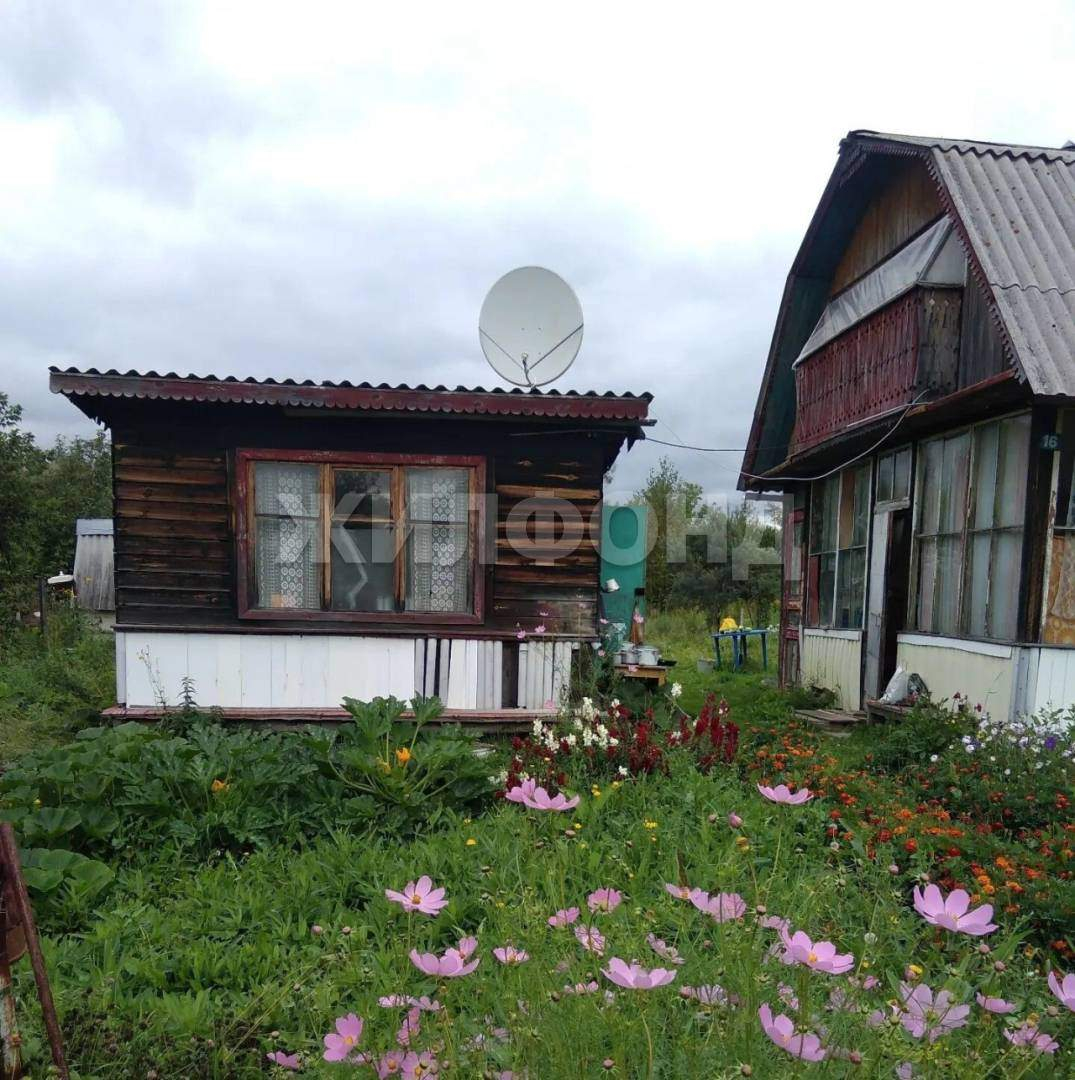 Продам земельный участок 1000 м.кв.