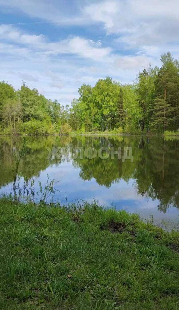 Продам земельный участок 741 м.кв.