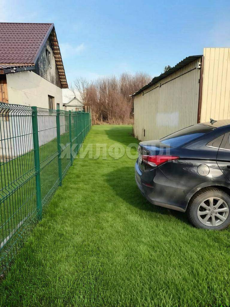 Продам земельный участок 687 м.кв.