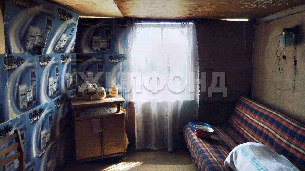Продам земельный участок 718 м.кв.